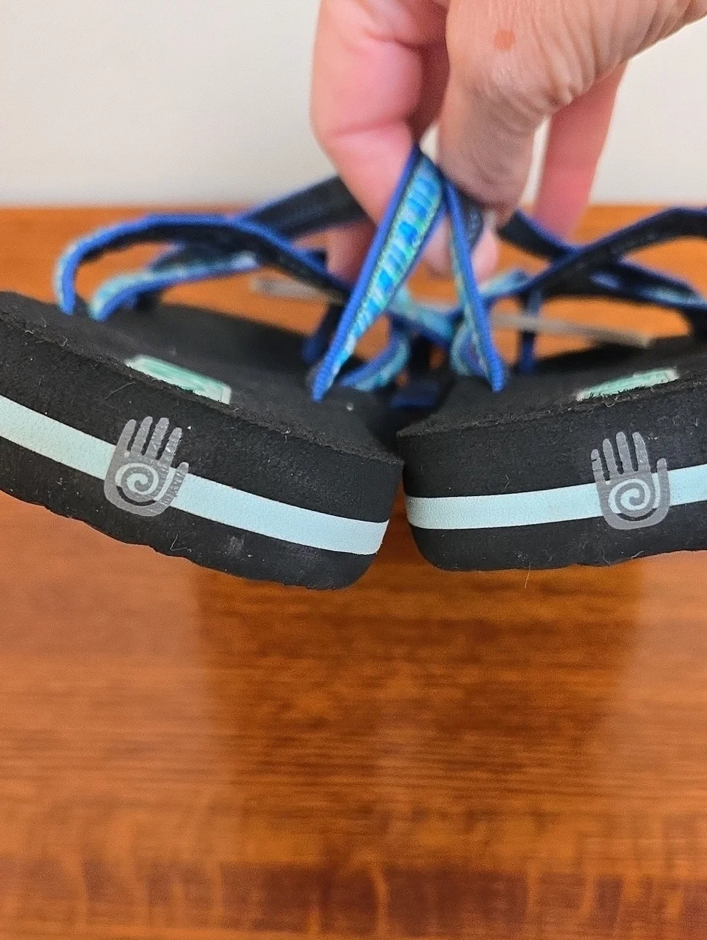 NWT TEVA OLOWAHU "Mush" Sandals with Blue & Teal Patterned Straps - Picture 6 of 9